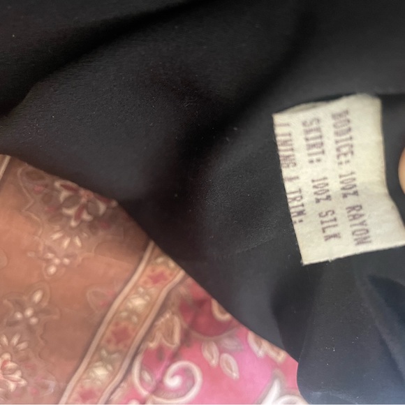 Stunning Little Black Dress - Picture 3 of 5